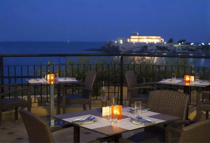 هتل Verdi St George S Bay Marina