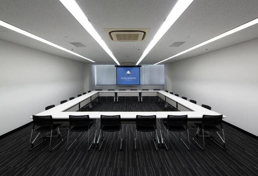 בית מלון כפרי Mystays Shin Osaka Conference Center