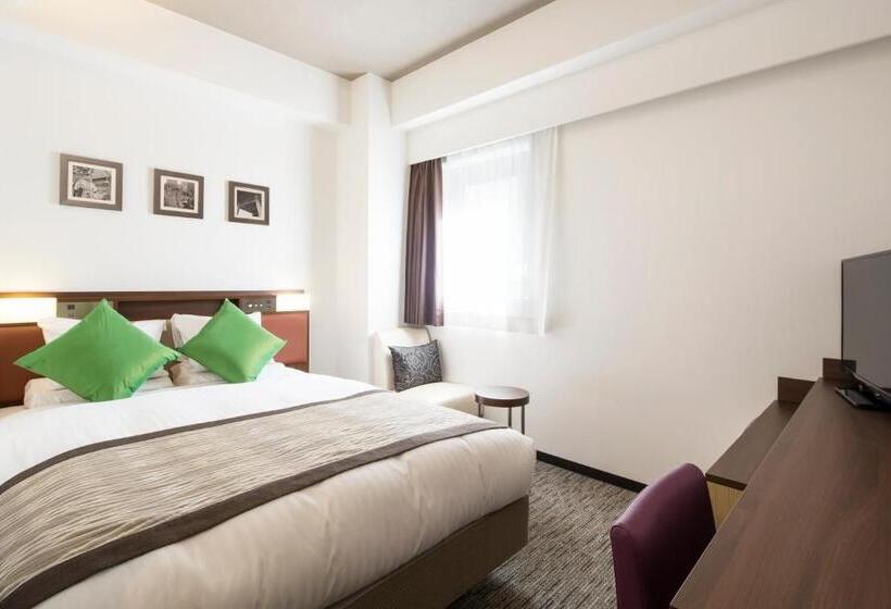 בית מלון כפרי Mystays Shin Osaka Conference Center