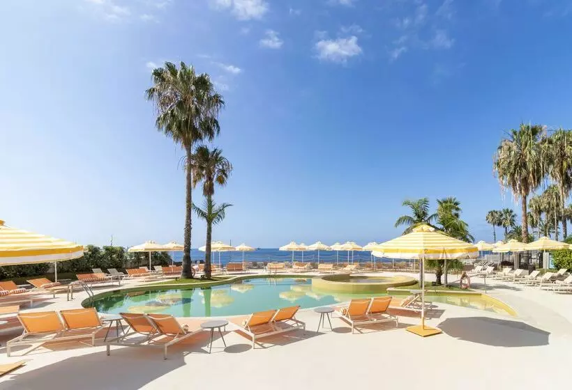 فندق Next by Savoy Signature