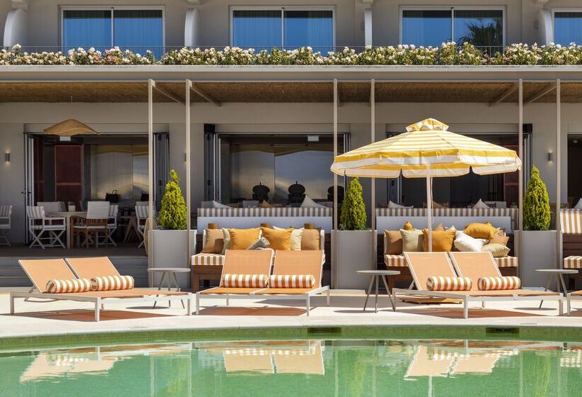 هتل Next by Savoy Signature