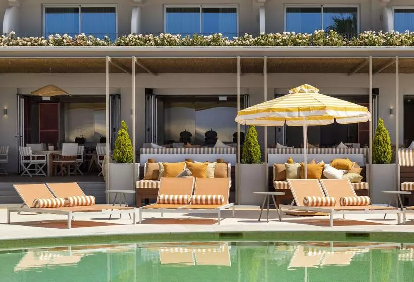 فندق Next by Savoy Signature