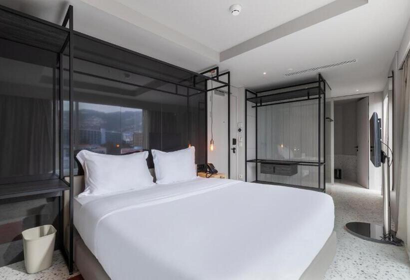 هتل Next by Savoy Signature