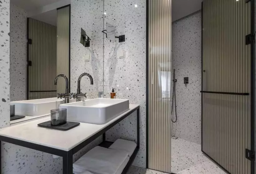 فندق Next by Savoy Signature