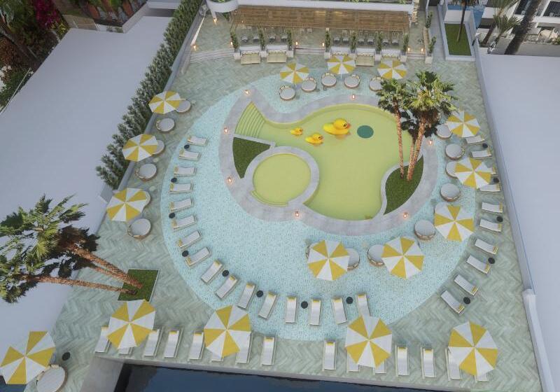 هتل Next by Savoy Signature