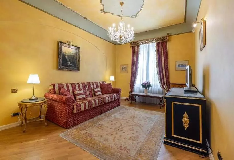 هتل Nosticova Apartments
