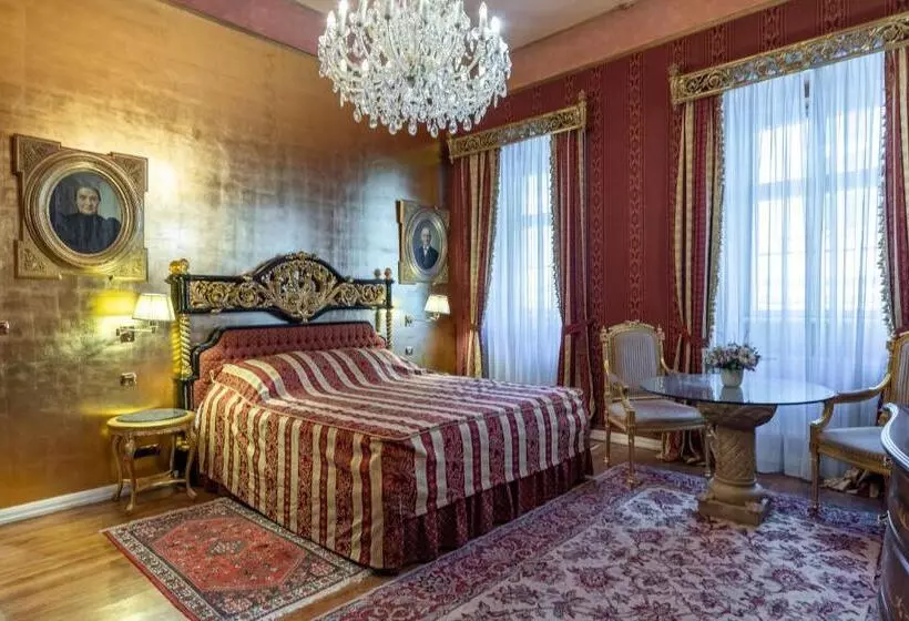هتل Nosticova Apartments