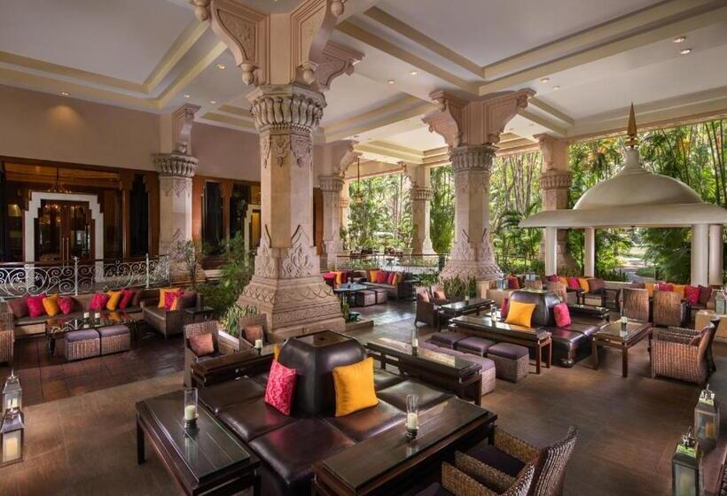 هتل The Leela Palace Bengaluru