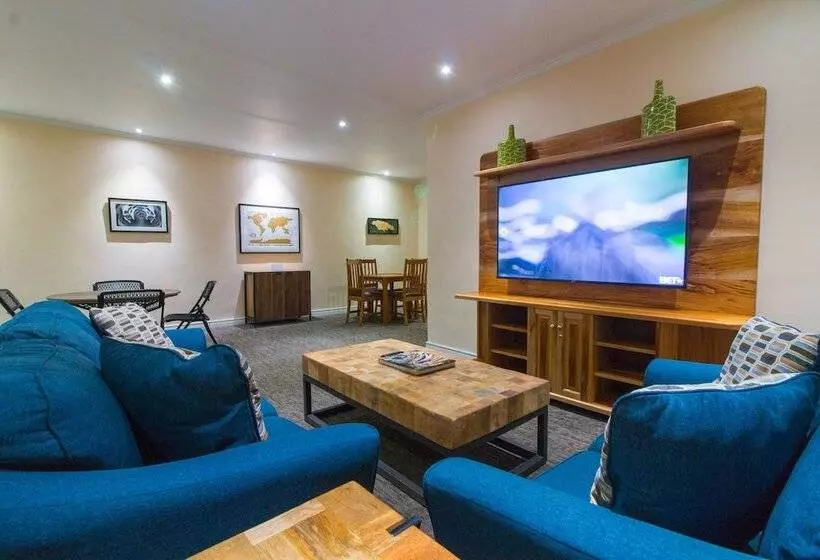 ホテル Travellers Beach Resort