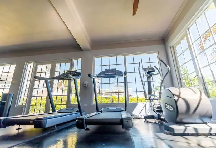 ホテル Travellers Beach Resort