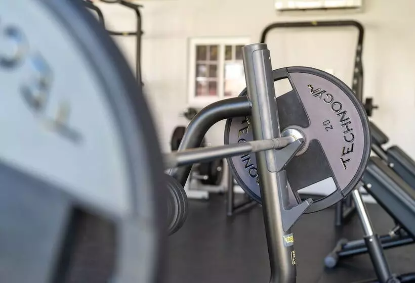 ホテル Travellers Beach Resort