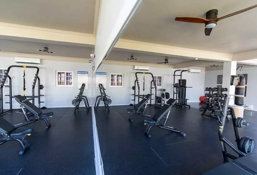 ホテル Travellers Beach Resort