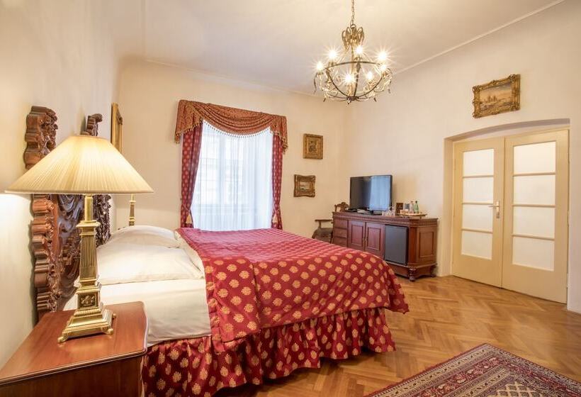 هتل U Zlatého Stromu Prague By Bhg