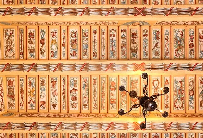 هتل U Zlatého Stromu Prague By Bhg