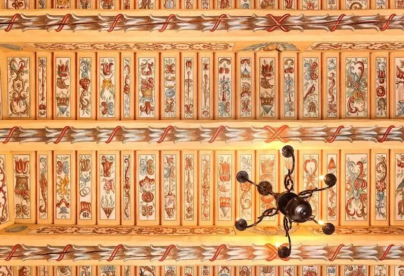 هتل U Zlatého Stromu Prague By Bhg