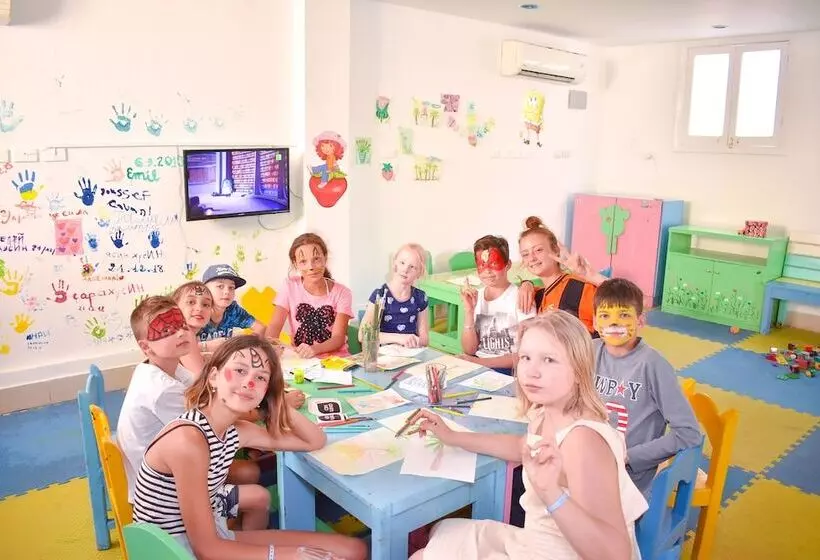 Parrotel Beach Resort