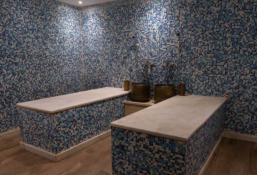 Parrotel Beach Resort