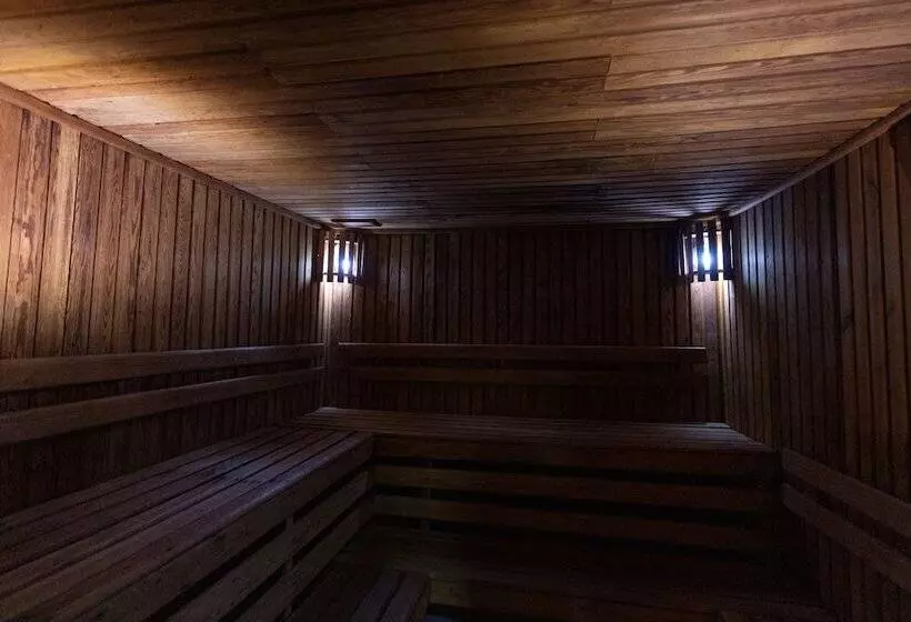 Parrotel Beach Resort