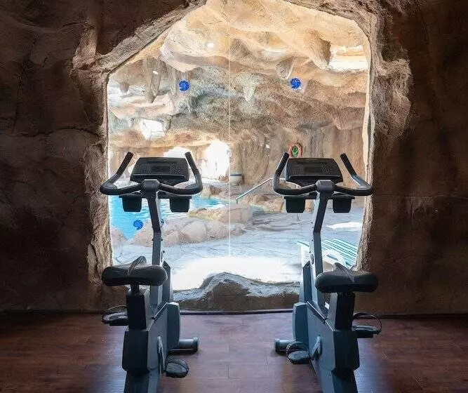 Parrotel Beach Resort