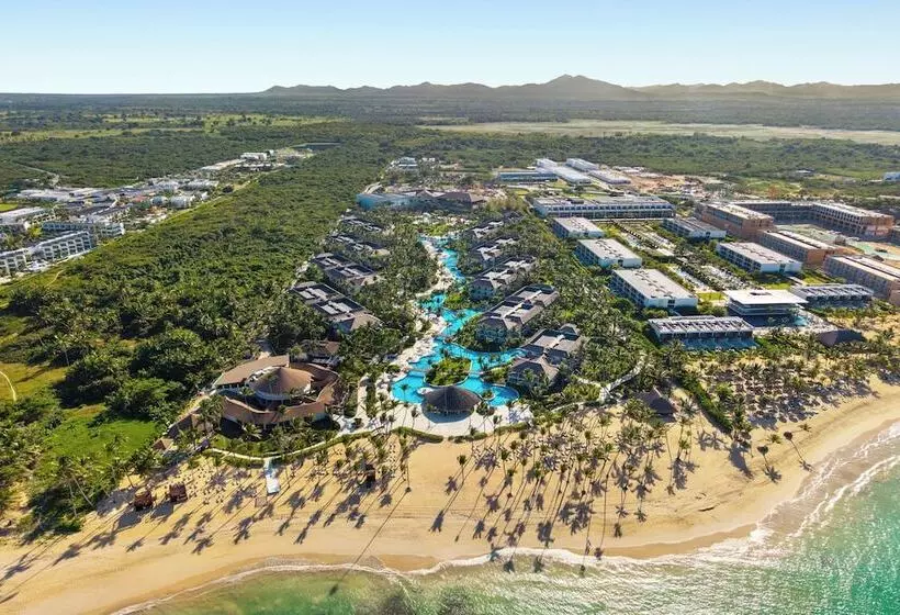 Wyndham Alltra Punta Cana All Inclusive Resort