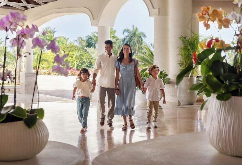 Wyndham Alltra Punta Cana All Inclusive Resort