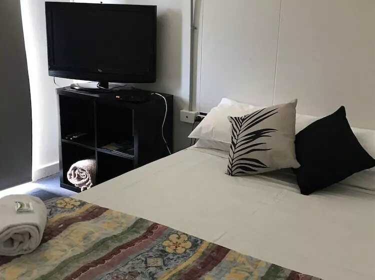 Retkeilymaja Tin Can Bay Budget Accommodation