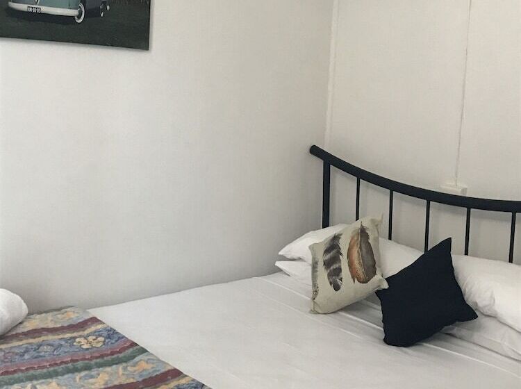 旅馆 Tin Can Bay Budget Accommodation