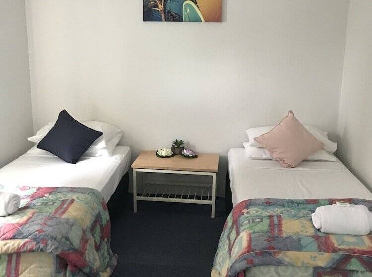 旅馆 Tin Can Bay Budget Accommodation