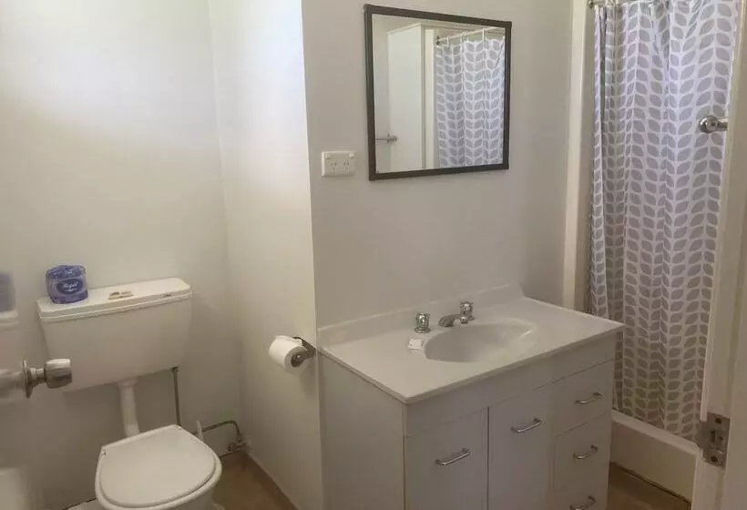 Retkeilymaja Tin Can Bay Budget Accommodation