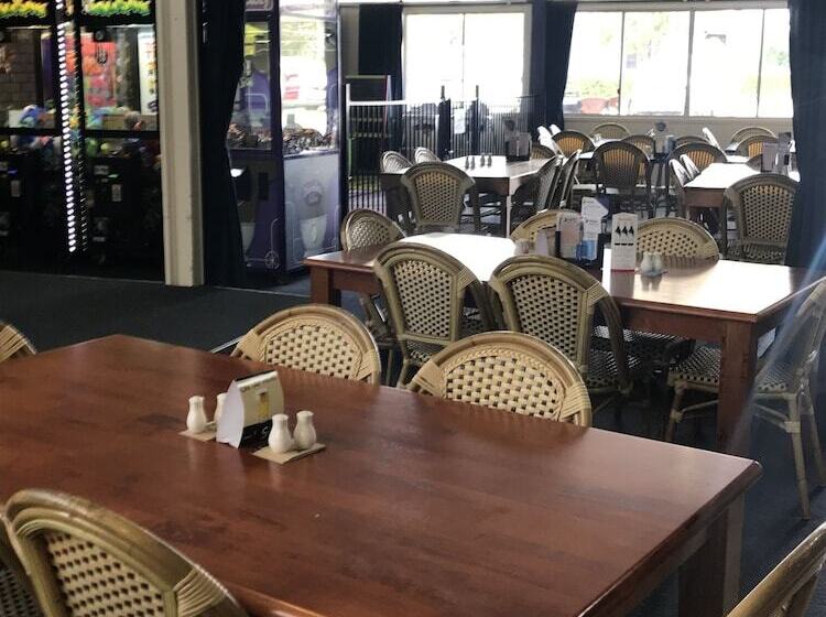 旅馆 Tin Can Bay Budget Accommodation