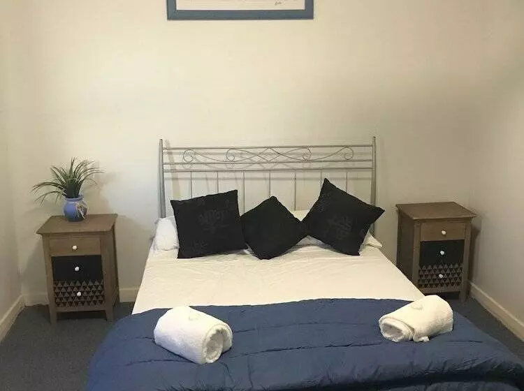 Retkeilymaja Tin Can Bay Budget Accommodation