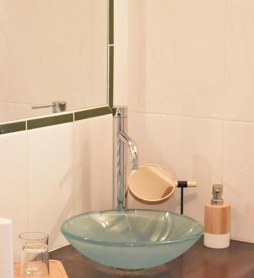 민박 Le Chai De La Rose Spa Et Séances Bien être