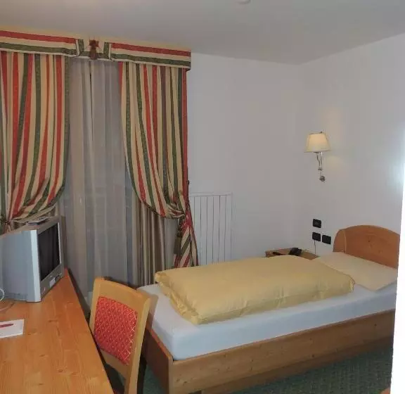 Hotelli Il Falchetto