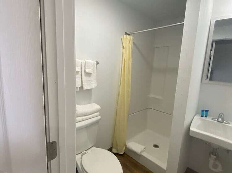 Отель The Resource Inn Big Lake Tx