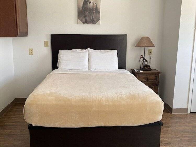 Отель The Resource Inn Big Lake Tx