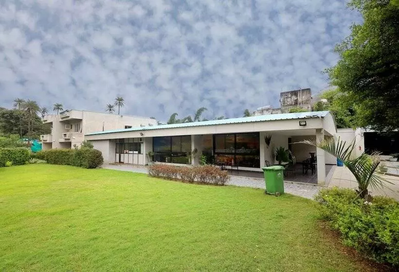 Hummingbird Resort