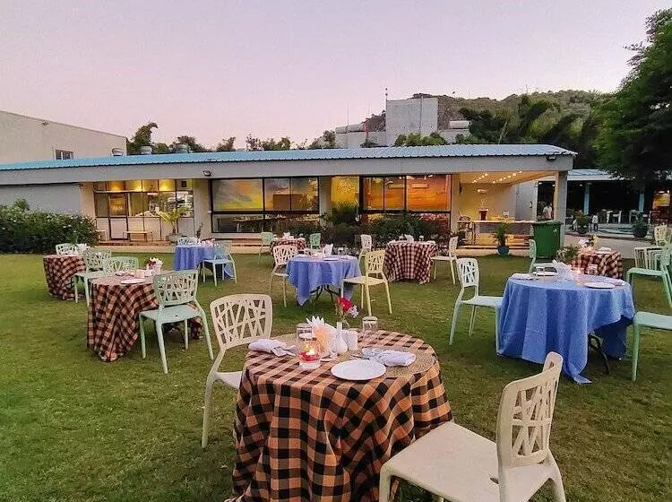 Hummingbird Resort