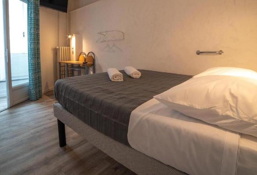 住宿加早餐  Etape Gimontoise 32 Chambre Tout Confort