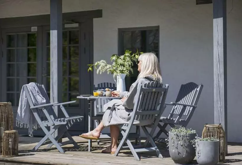 Hotelli Gumbalde Resort