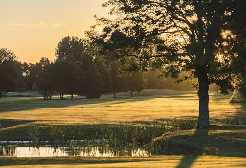 Hotelli Gumbalde Resort