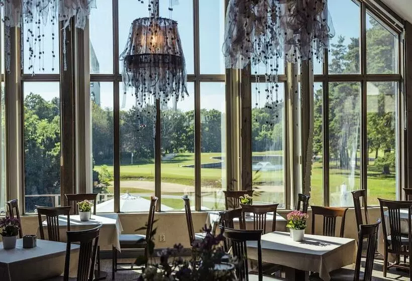 Hotelli Gumbalde Resort