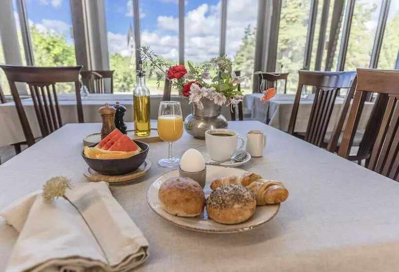 Hotelli Gumbalde Resort