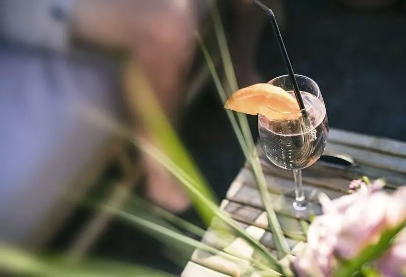 Hotelli Gumbalde Resort