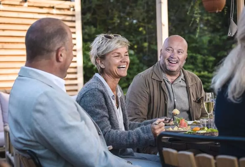 Hotelli Gumbalde Resort