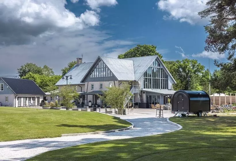 Hotelli Gumbalde Resort