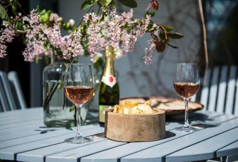 Hotelli Gumbalde Resort