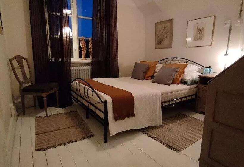 ペンション The Garden Hill