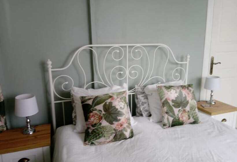 פנסיון The Garden Hill