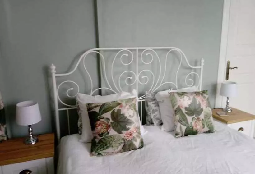 ペンション The Garden Hill