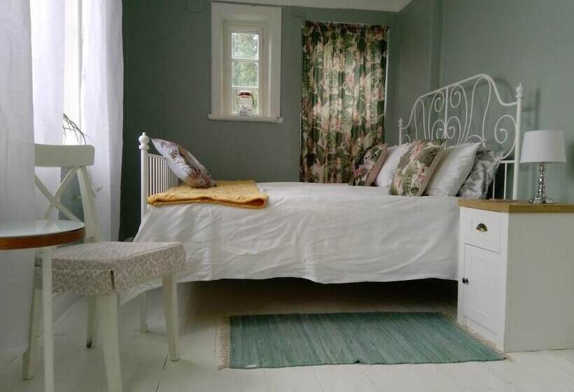 פנסיון The Garden Hill